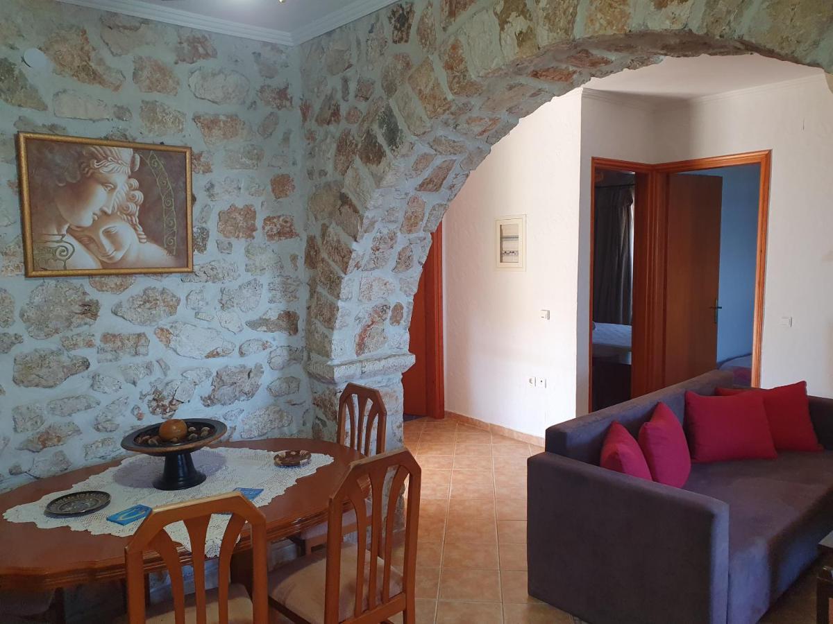 Nireas : Stone Villa Orthoniai Exterior photo