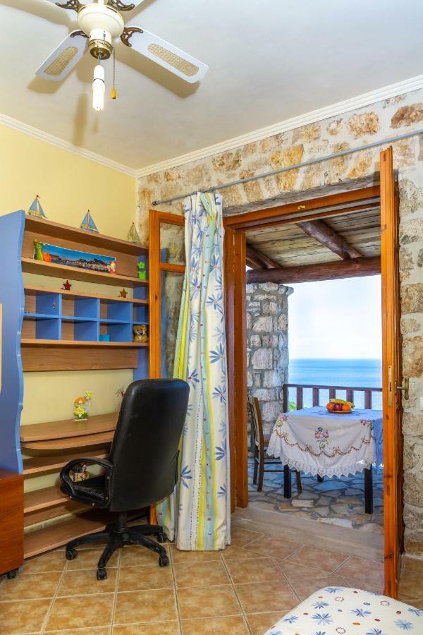 Nireas : Stone Villa Orthoniai Exterior photo